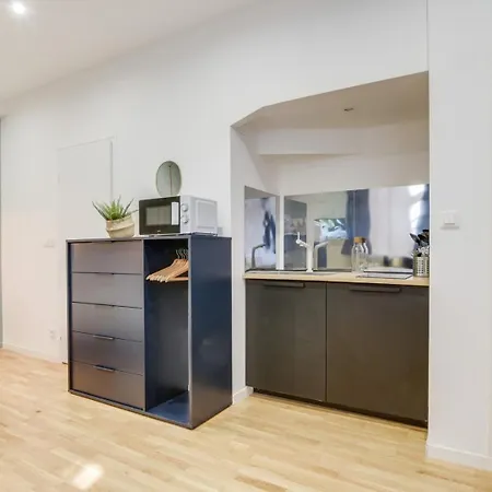 Apartment Centre -