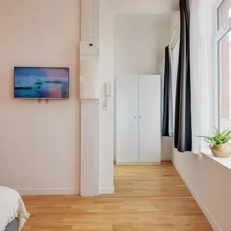 Apartment Centre -