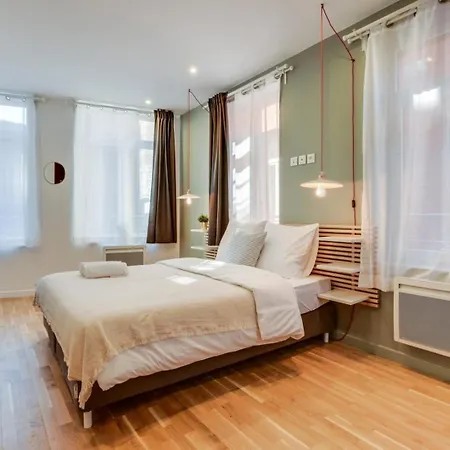 Apartment Centre - *